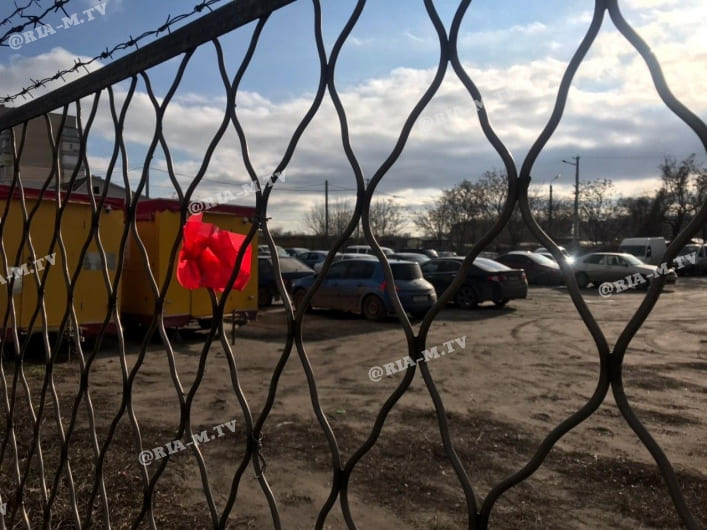 В Мелитополе коммунальщики грозятся вывозить машины с автостоянки на эвакуаторах